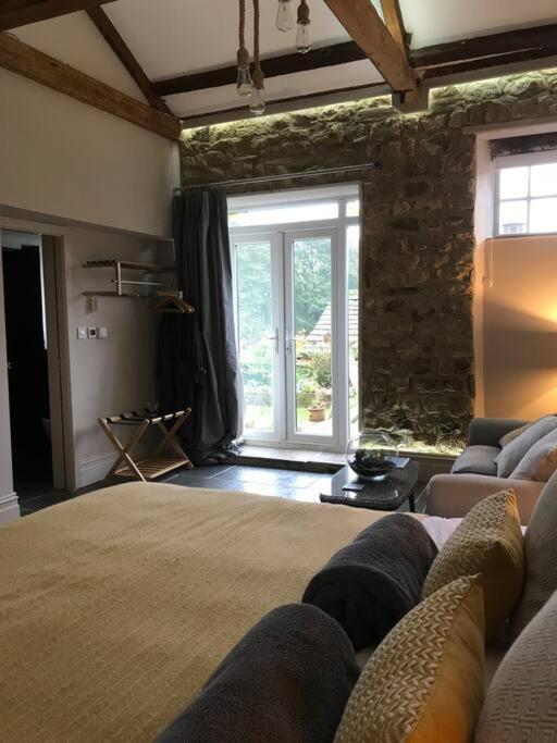 Luxury Barn Conversion At Rudding ฮาร์โรเกต ภายนอก รูปภาพ