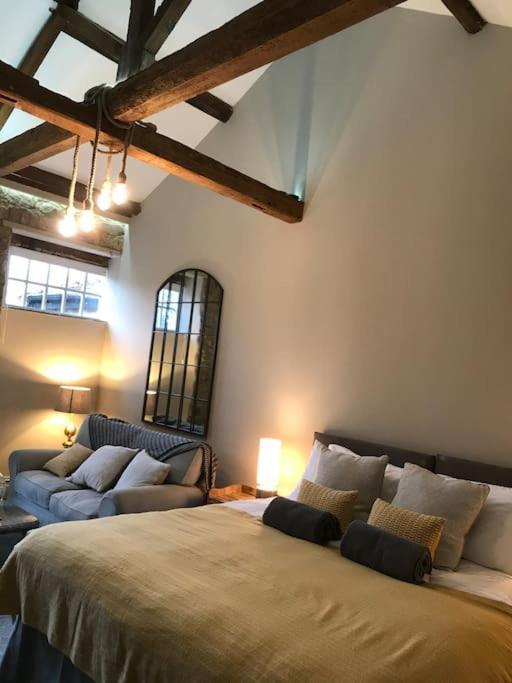 Luxury Barn Conversion At Rudding ฮาร์โรเกต ภายนอก รูปภาพ